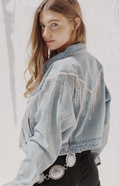 جاكيت دنيم بلمسات أنيقة – Denim Jacket with Chains